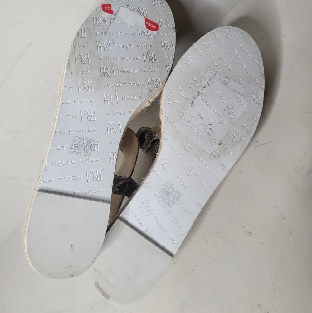 PELLE MODA PILAR Platform Sandsals (Blk/Wht/Snake) SZ 8.5